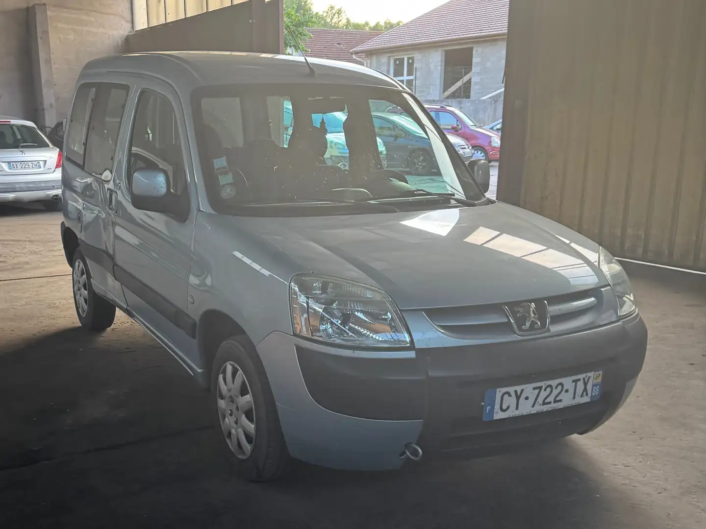 Peugeot Partner Partner 1.9 hdi Gris - 2