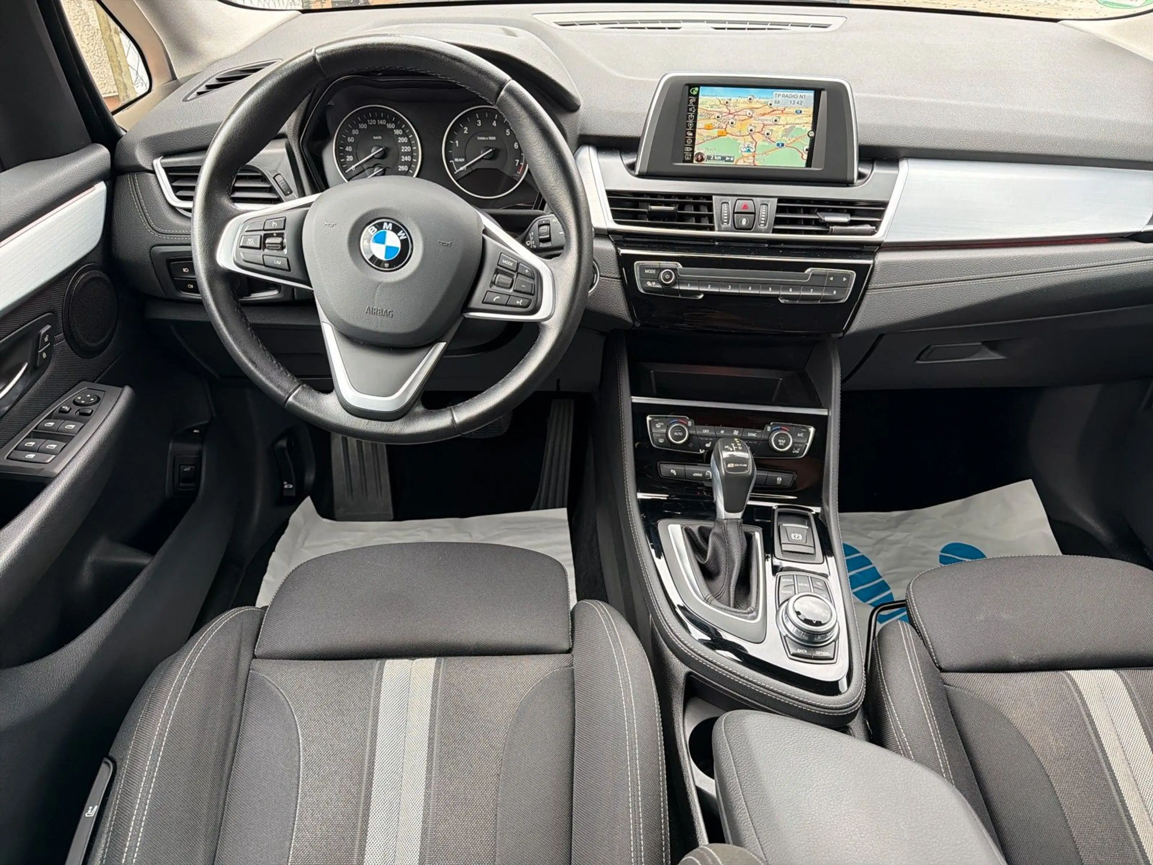 BMW 225 xe Tourer Sport Line Hybrid 1.HAND/8-FACH/SHZ — photo 13
