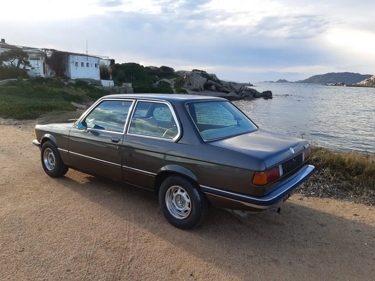 BMW 320 2p, foto 2