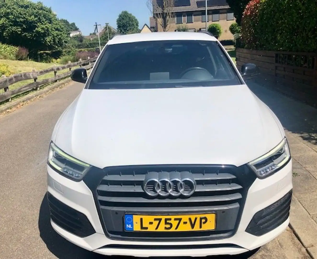 Audi Q3 Q3 1.4 TFSI CoD De.PrL+ Wit - 1