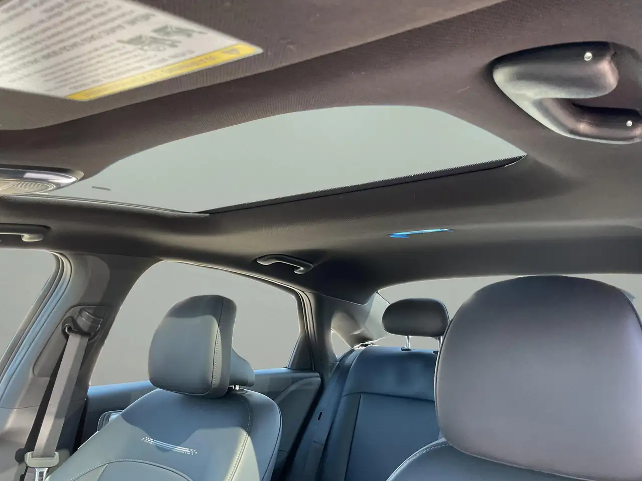 Hyundai IONIQ 6 снимка Hyundai IONIQ 6