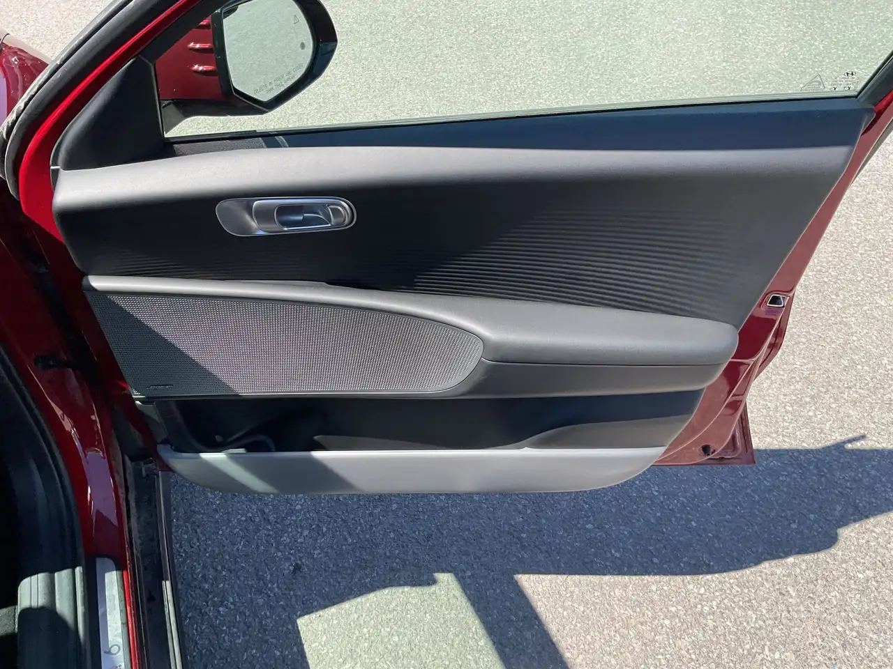 Hyundai IONIQ 6 снимка Hyundai IONIQ 6