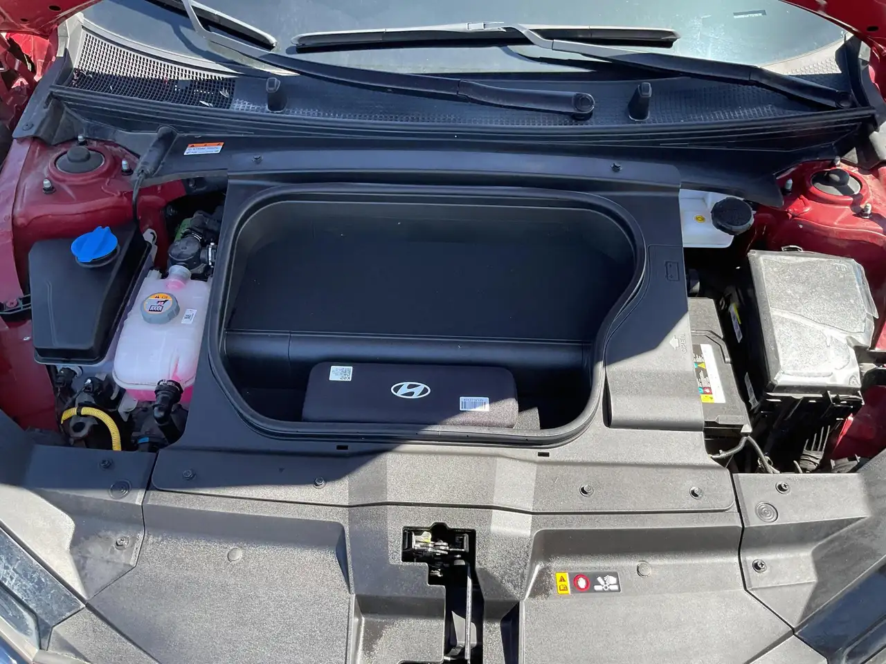 Hyundai IONIQ 6 снимка Hyundai IONIQ 6