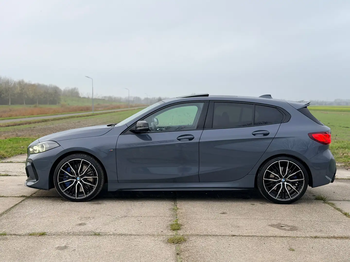 BMW 135 M135i Xdrive Full option Grijs - 2