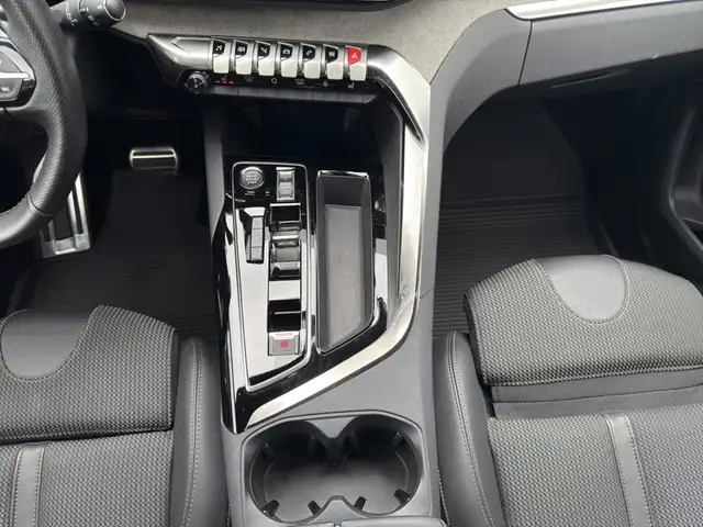 Peugeot 3008 view 11