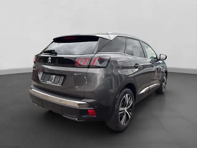 Peugeot 3008 view 5