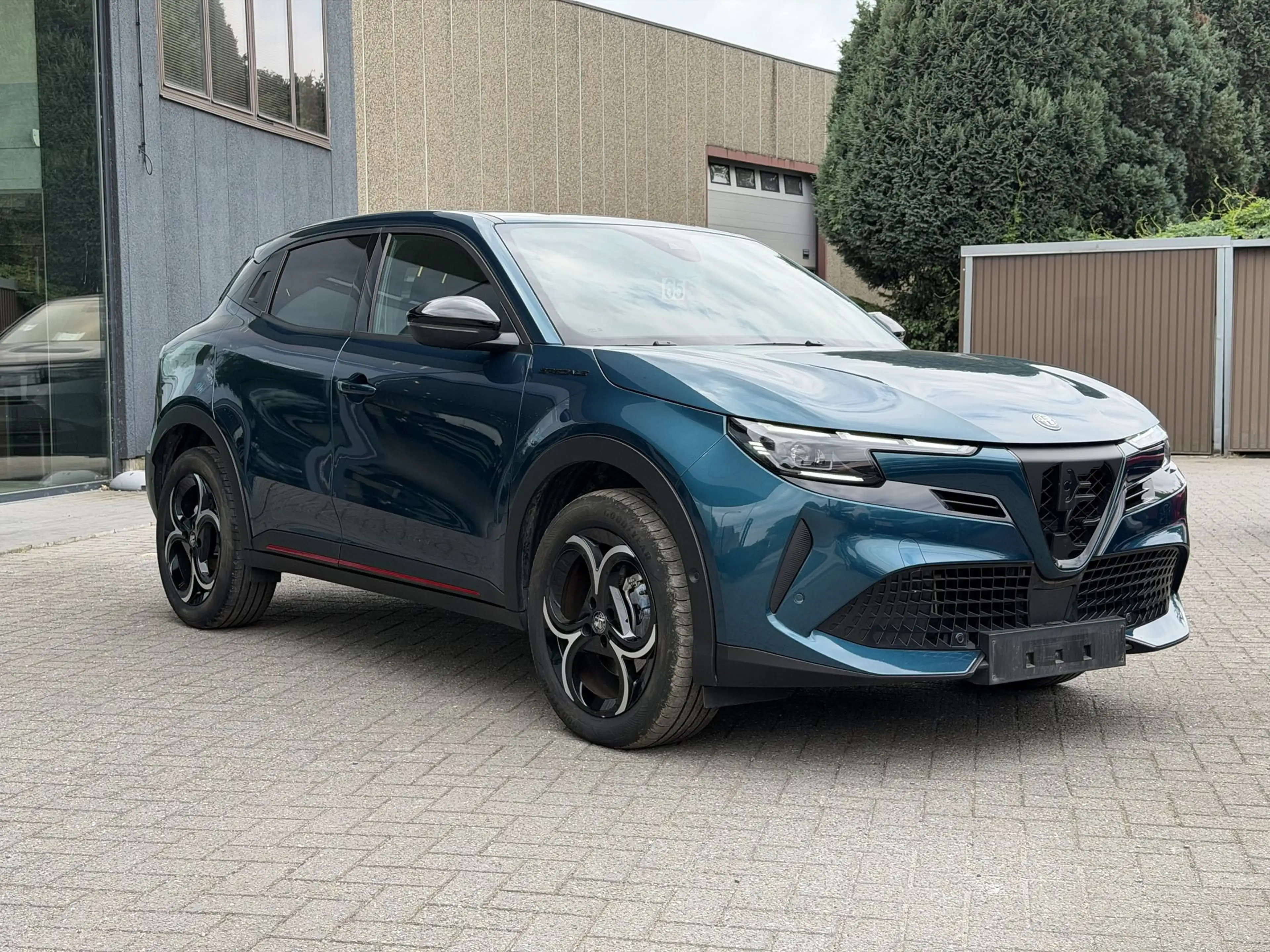 Alfa Romeo Junior Speciale 1.2T 145pk Hybrid — photo 2