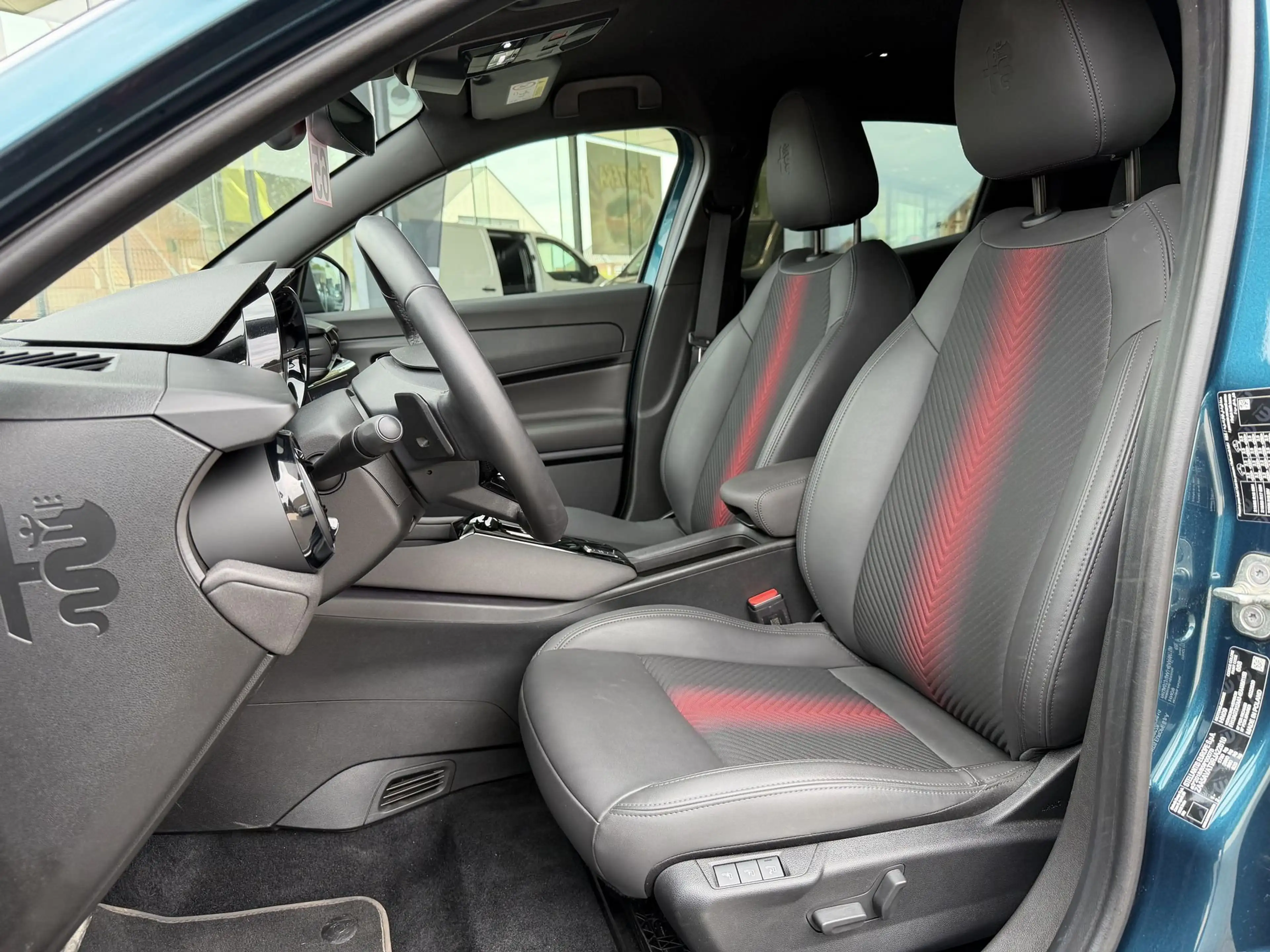 Alfa Romeo Junior Speciale 1.2T 145pk Hybrid — photo 13