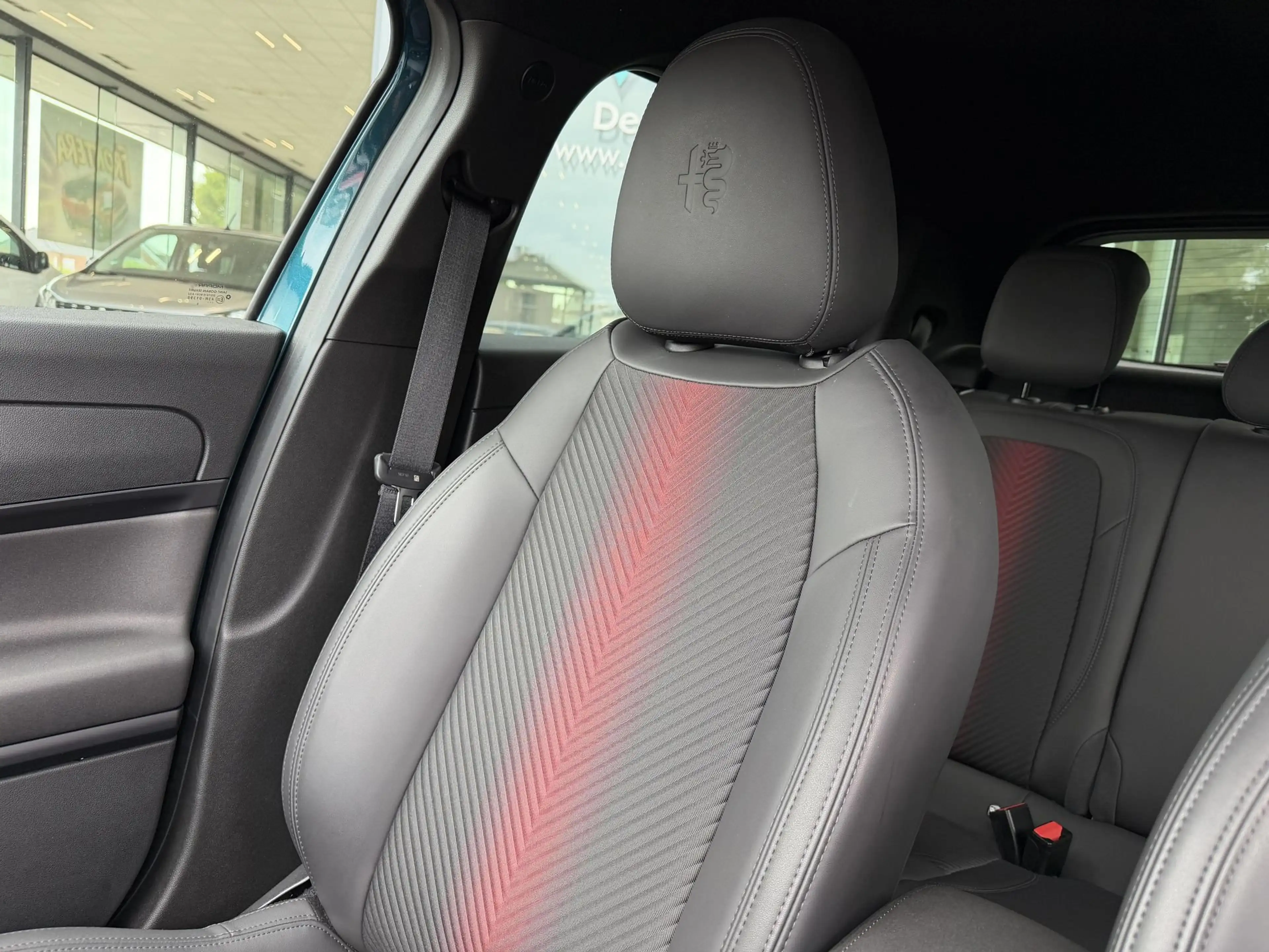 Alfa Romeo Junior Speciale 1.2T 145pk Hybrid — photo 14