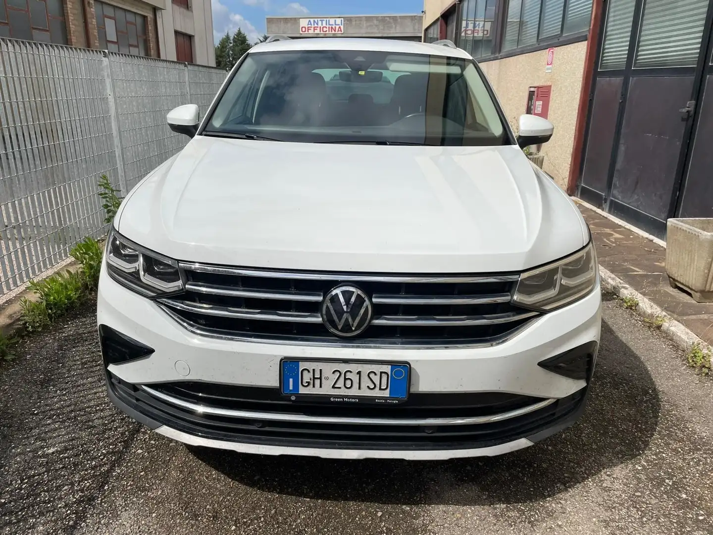 Volkswagen Tiguan 2.0 tdi Life 150cv dsg Weiß - 2