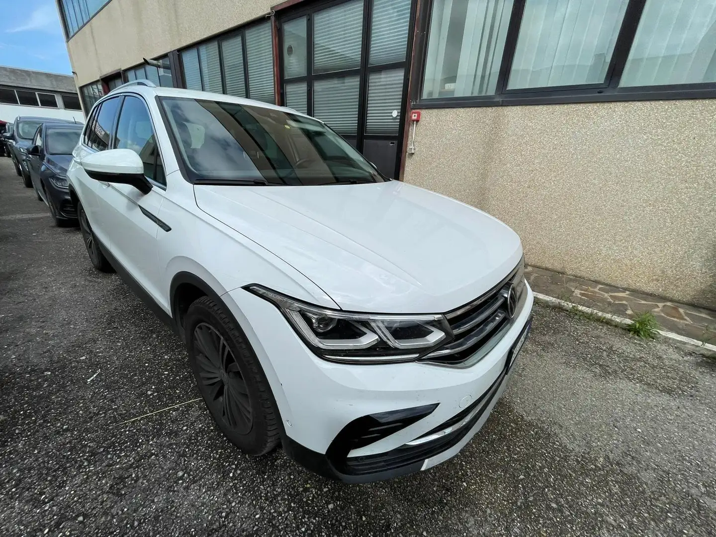 Volkswagen Tiguan 2.0 tdi Life 150cv dsg Weiß - 1