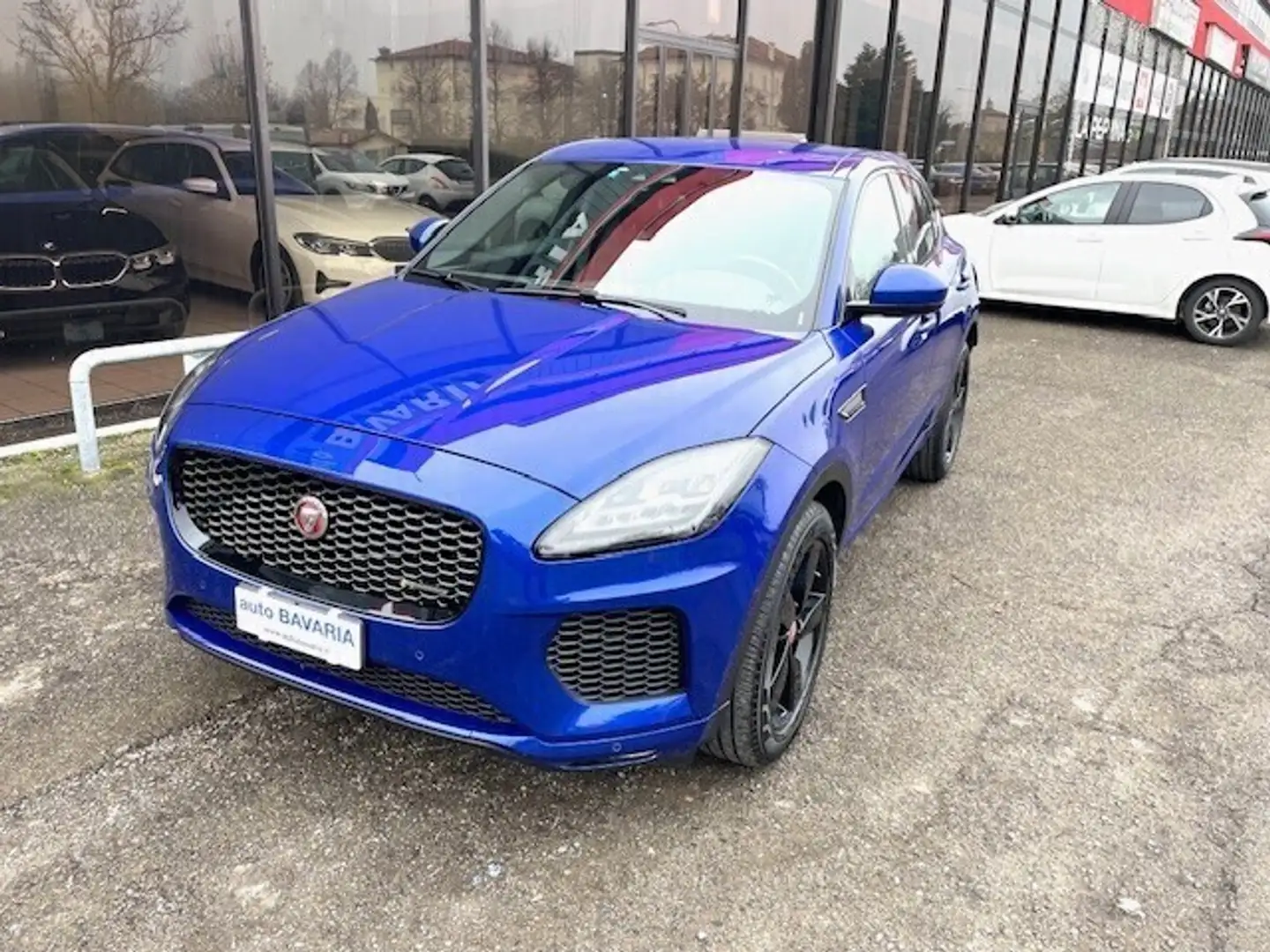 Jaguar E-Pace 2.0D 180 CV AWD R-Dynamic Bleu - 2