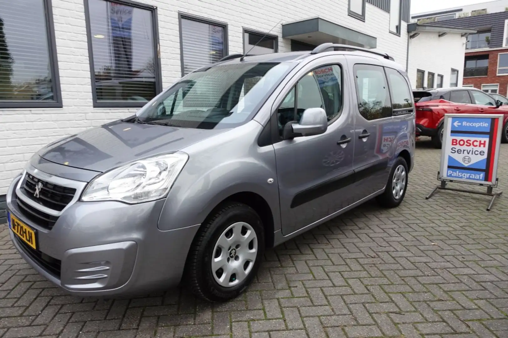 Peugeot Partner TEPEE ACTIVE 1.2 PURETECH 110 Grau - 1