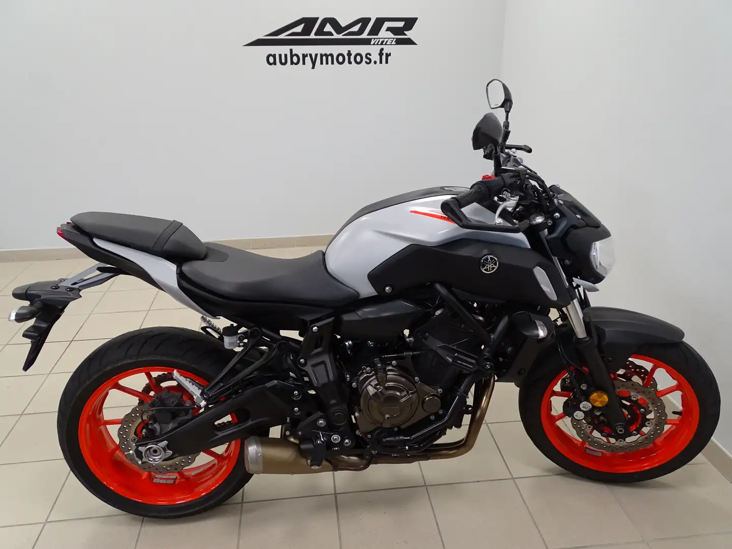 Yamaha MT-07 Gris - 2