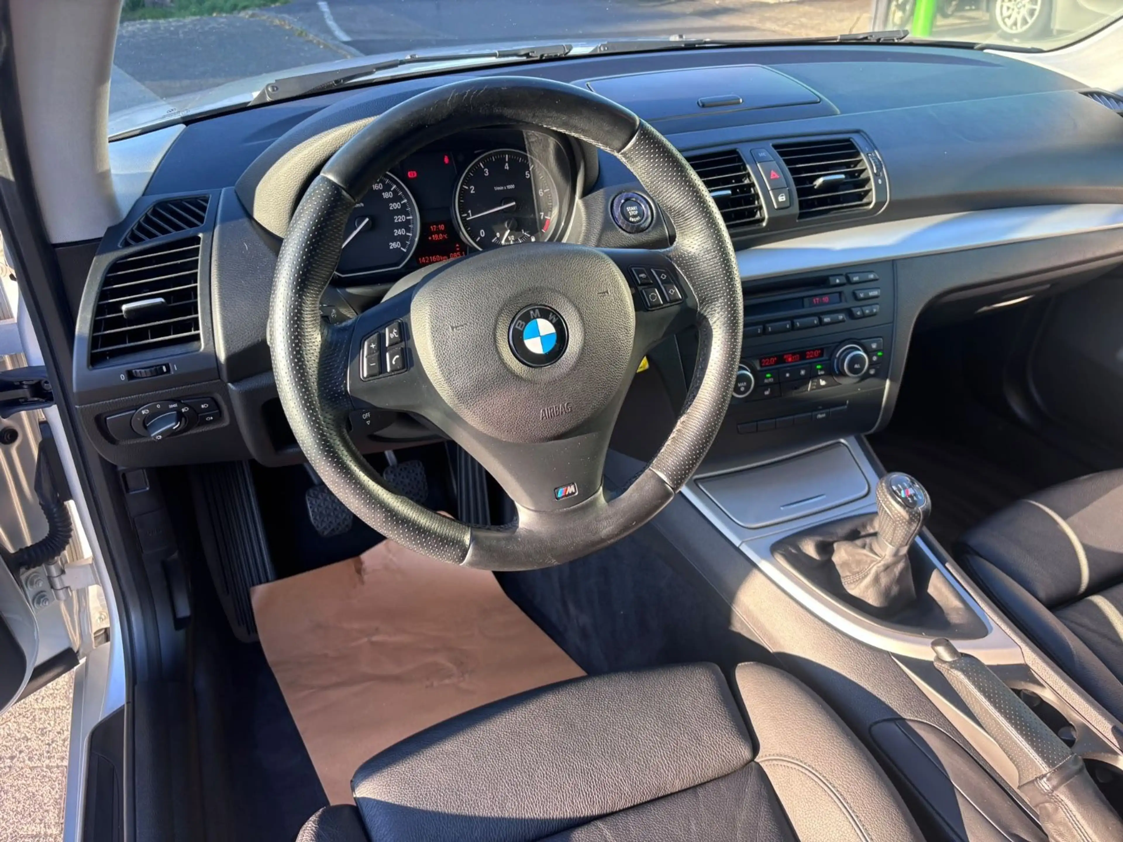 BMW 120 i Coupe **XENON*LEDER*KETTE-NEU** — photo 11