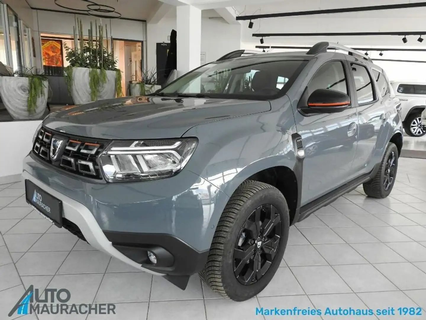 Dacia Duster 1,5 dCl 115 Extreme 4WD*LED*NAVI* Grau - 1