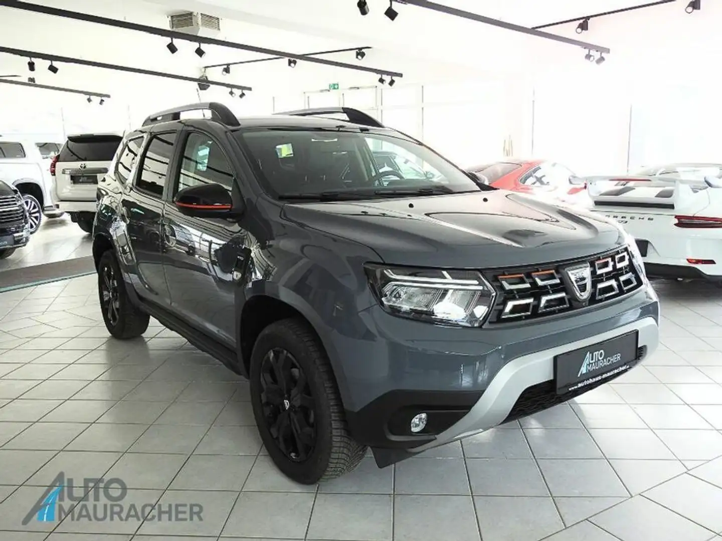 Dacia Duster 1,5 dCl 115 Extreme 4WD*LED*NAVI* Grau - 2