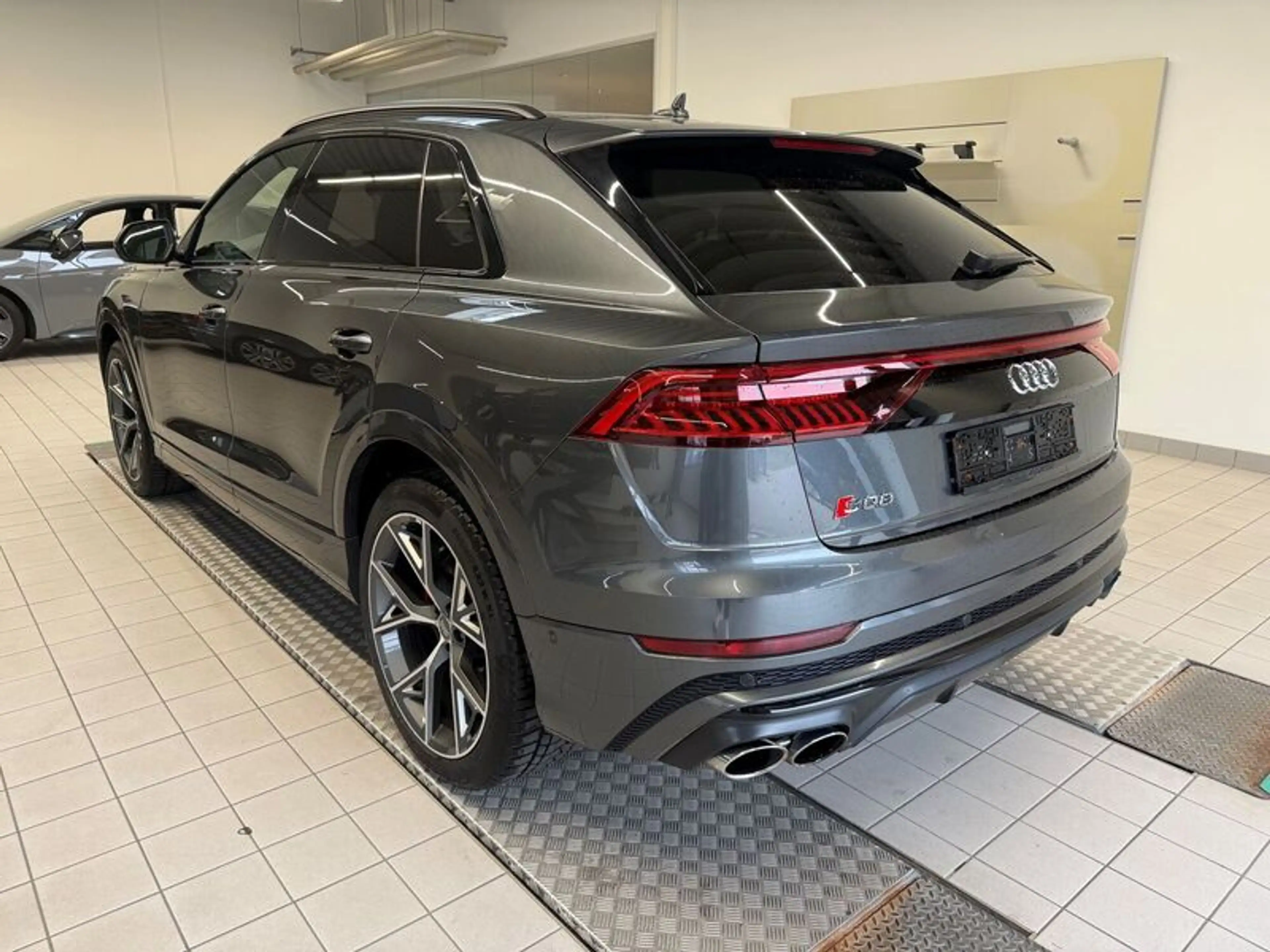 Audi SQ8 4.0 TDI Matrix S-Sitze Carbon Pano B&O HUD 22" — photo 4