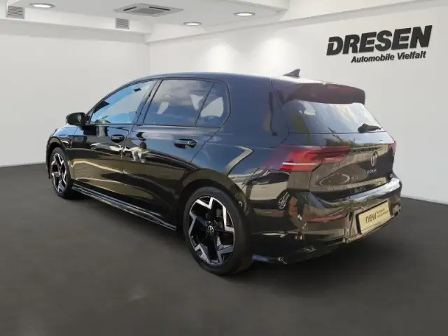 Volkswagen Golf view 4