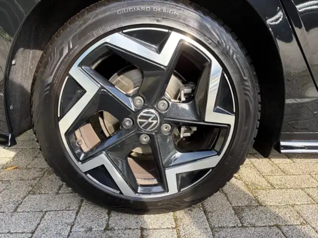 Volkswagen Golf view 15