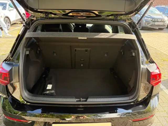 Volkswagen Golf view 12
