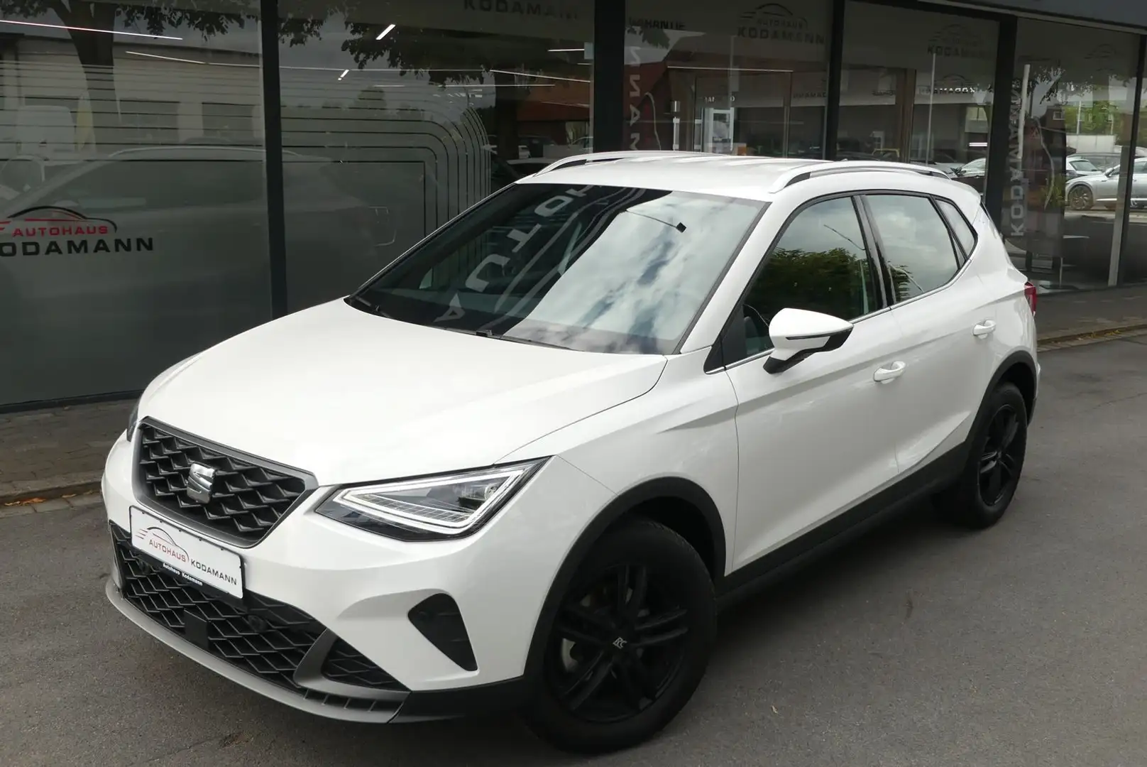 SEAT Arona FR 1.5TSI*ACC*Virtual*Kamera*AppleCar*LED* Weiß - 2