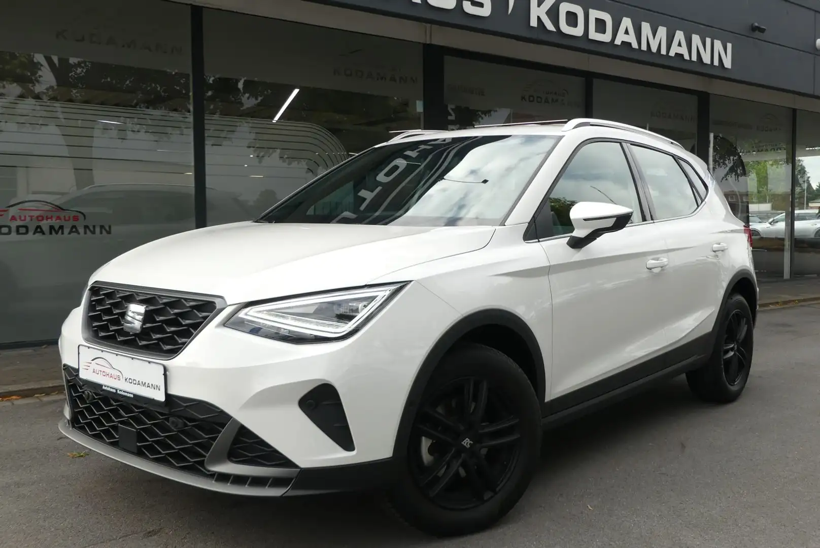 SEAT Arona FR 1.5TSI*ACC*Virtual*Kamera*AppleCar*LED* Weiß - 1