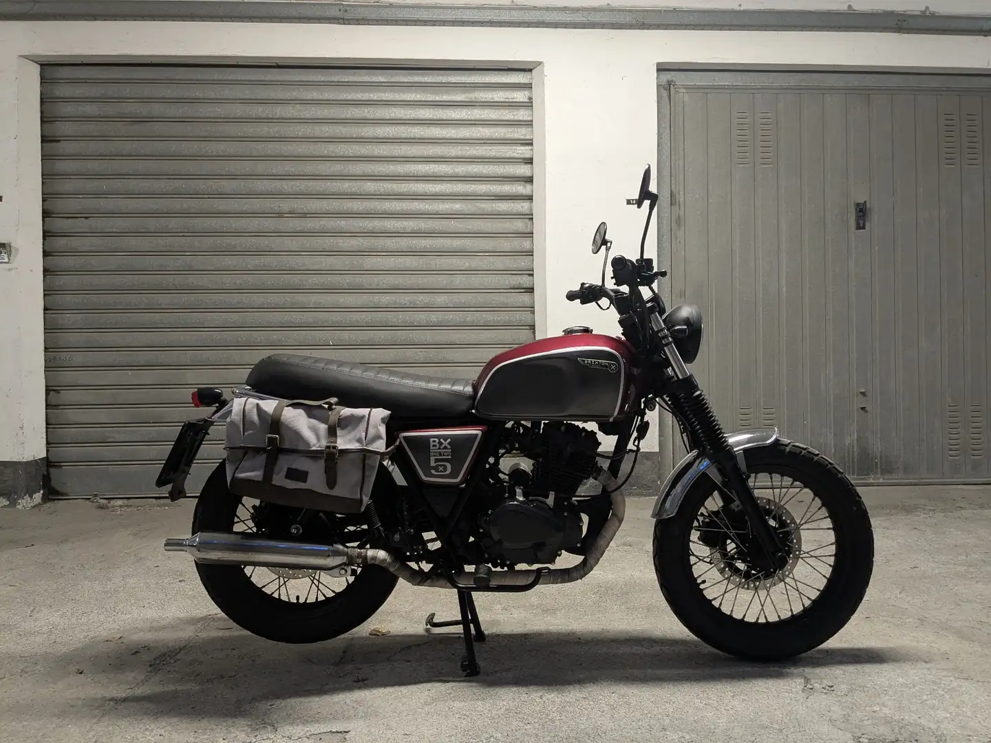 Brixton BX 125 in dotazione con valige laterali originali Rot - 1