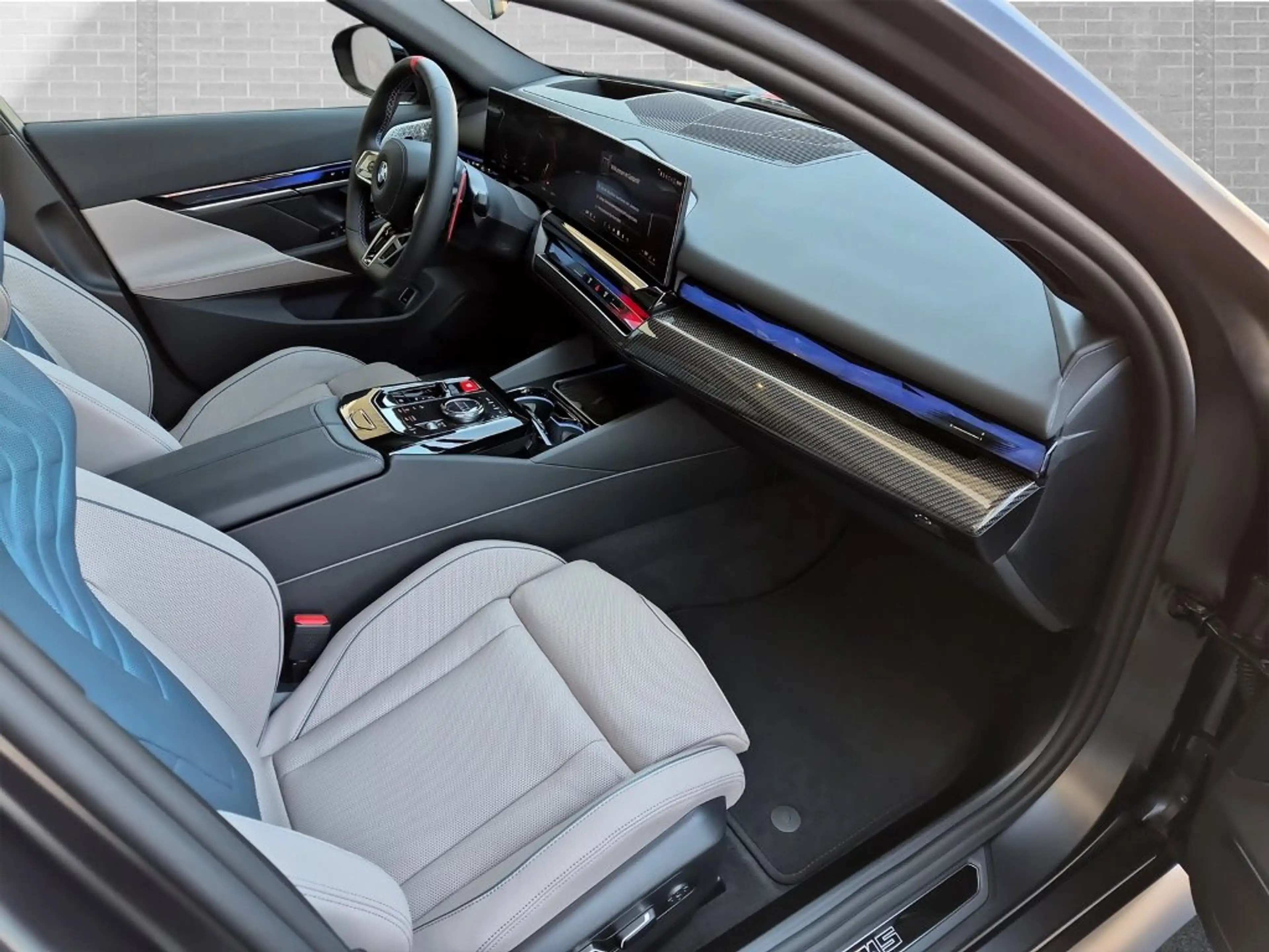 BMW M5 — photo 10