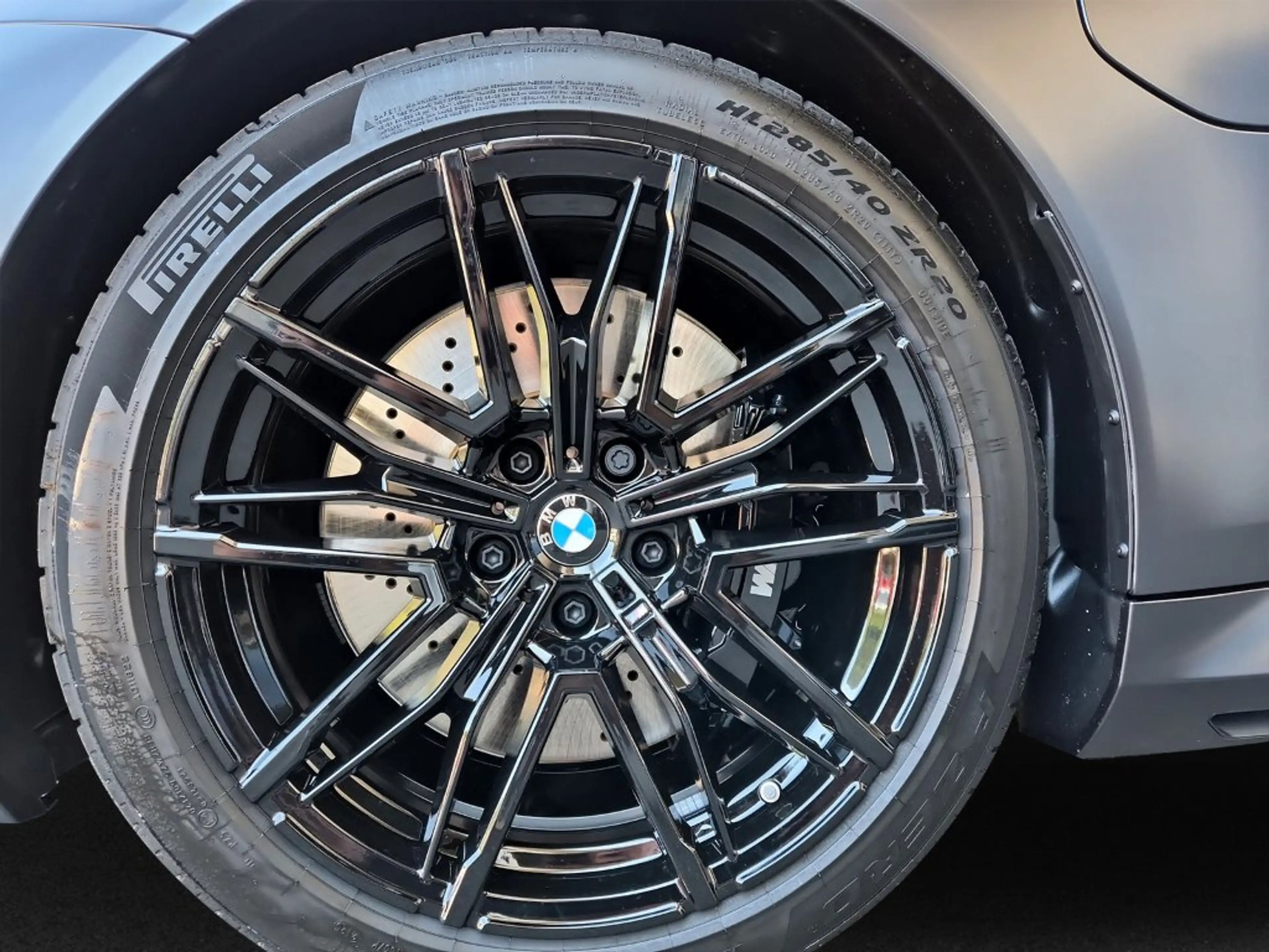 BMW M5 — photo 5