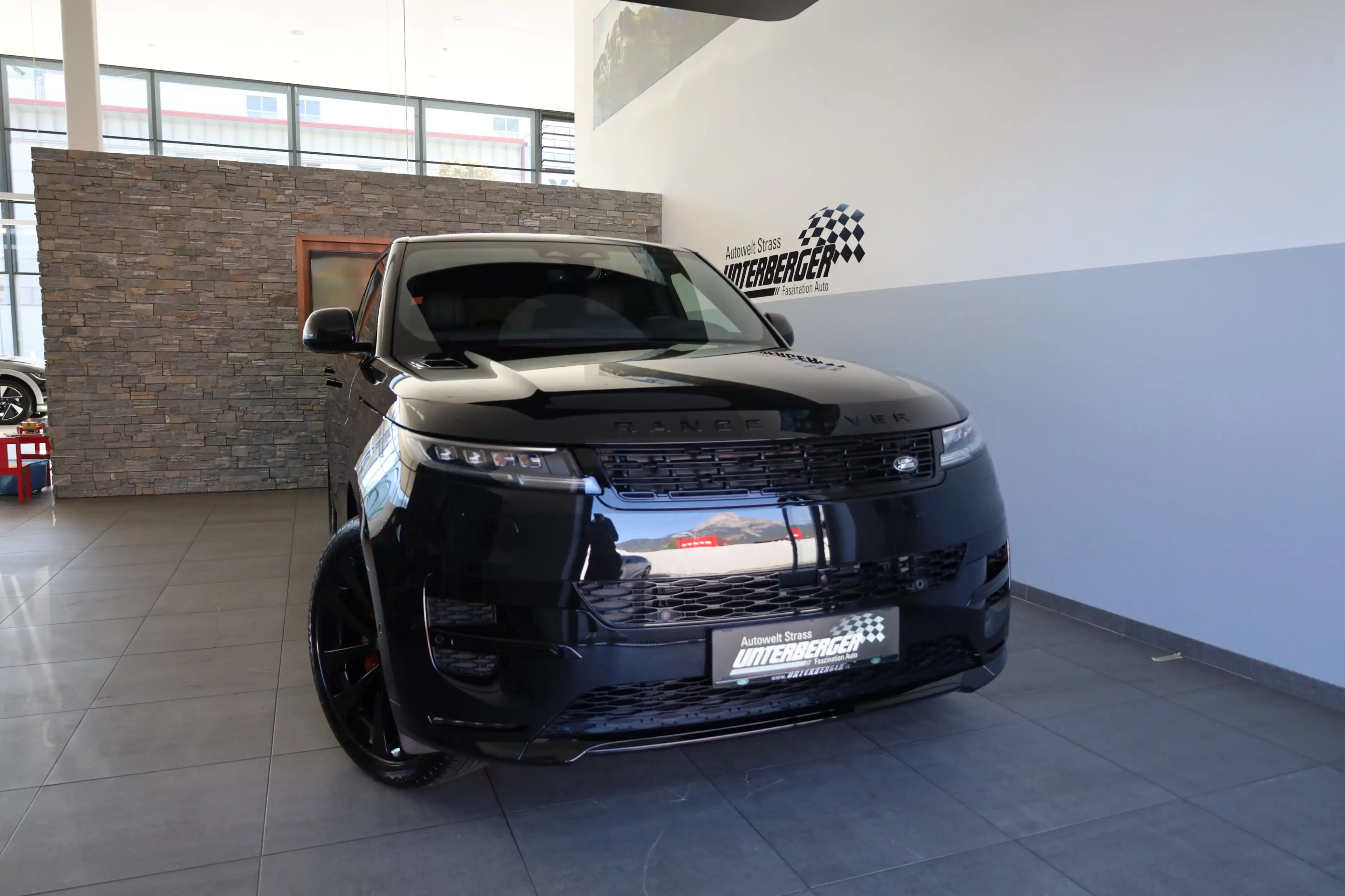 Land Rover Range Rover Sport P460e Dynamic HSE AWD 3.0 PHEV — photo 2