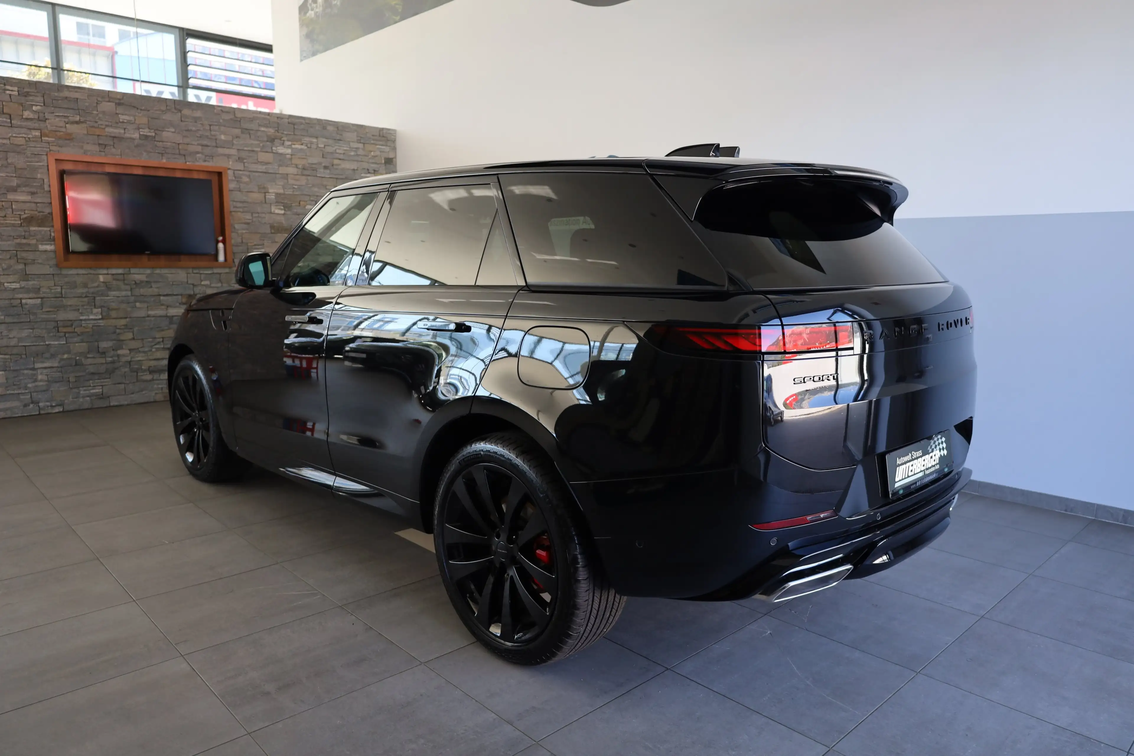 Land Rover Range Rover Sport P460e Dynamic HSE AWD 3.0 PHEV — photo 3