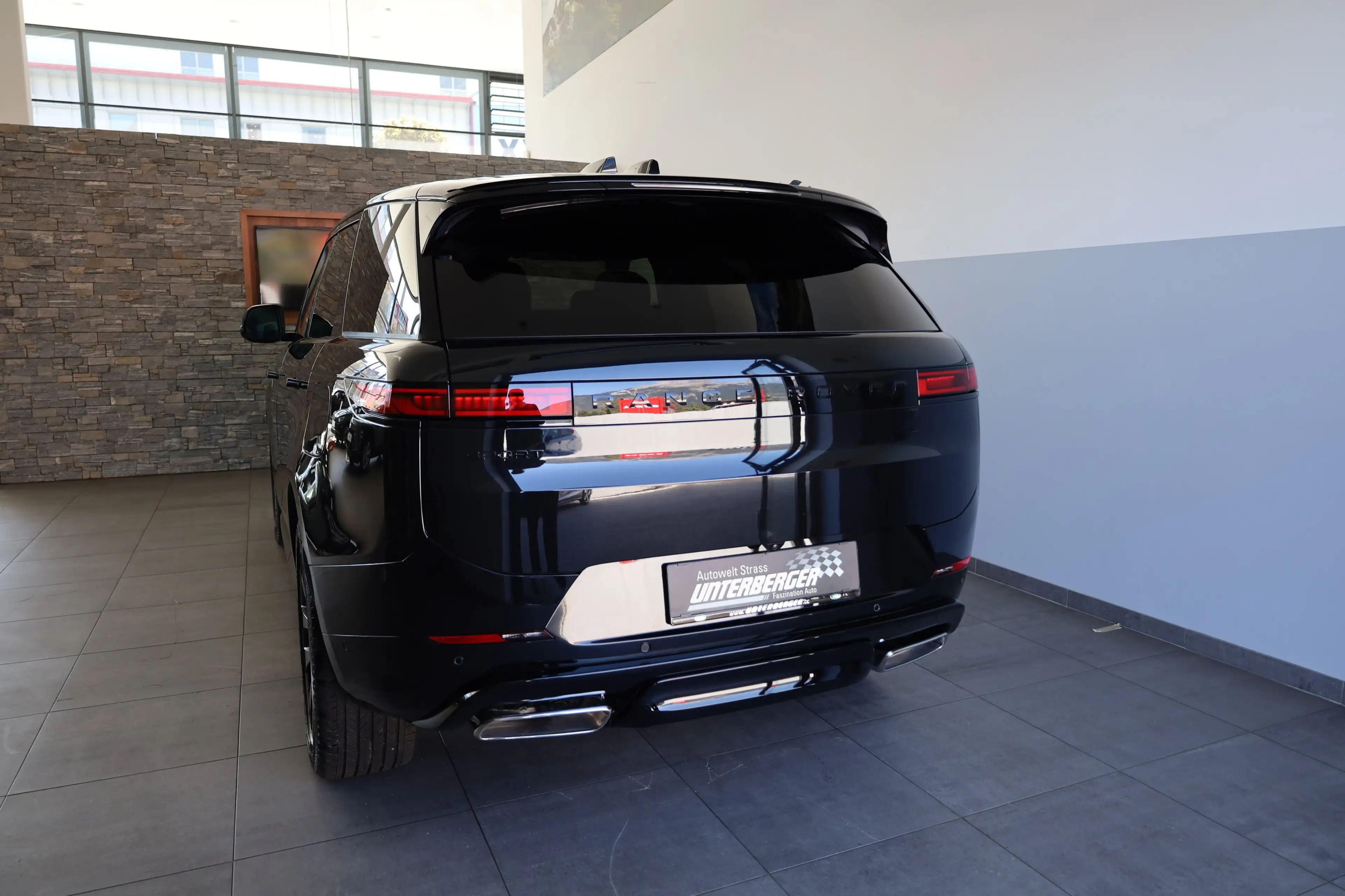 Land Rover Range Rover Sport P460e Dynamic HSE AWD 3.0 PHEV — photo 4