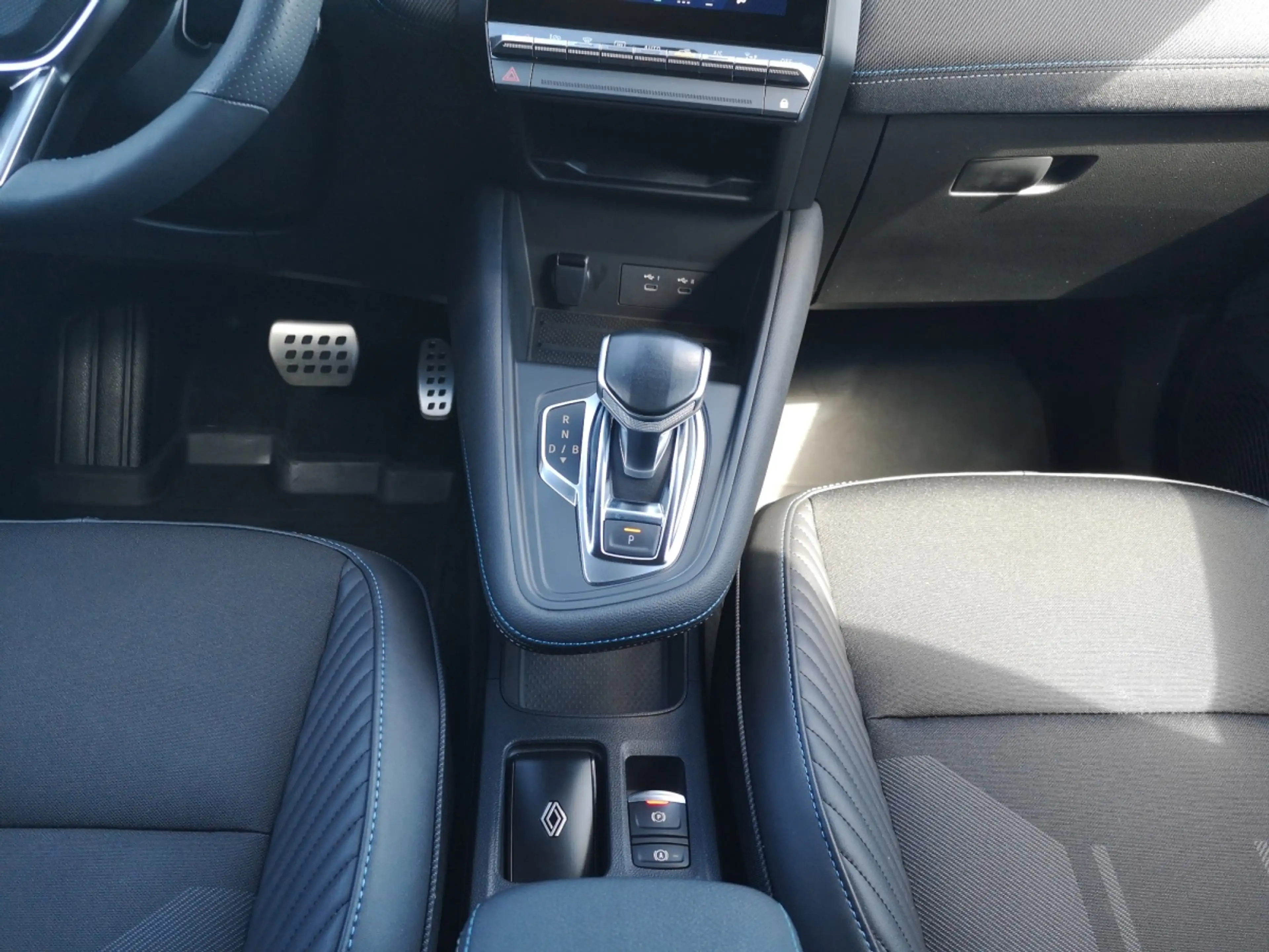 Renault Symbioz Esprit Alpine E-Tech Full Hybrid 145 — photo 9