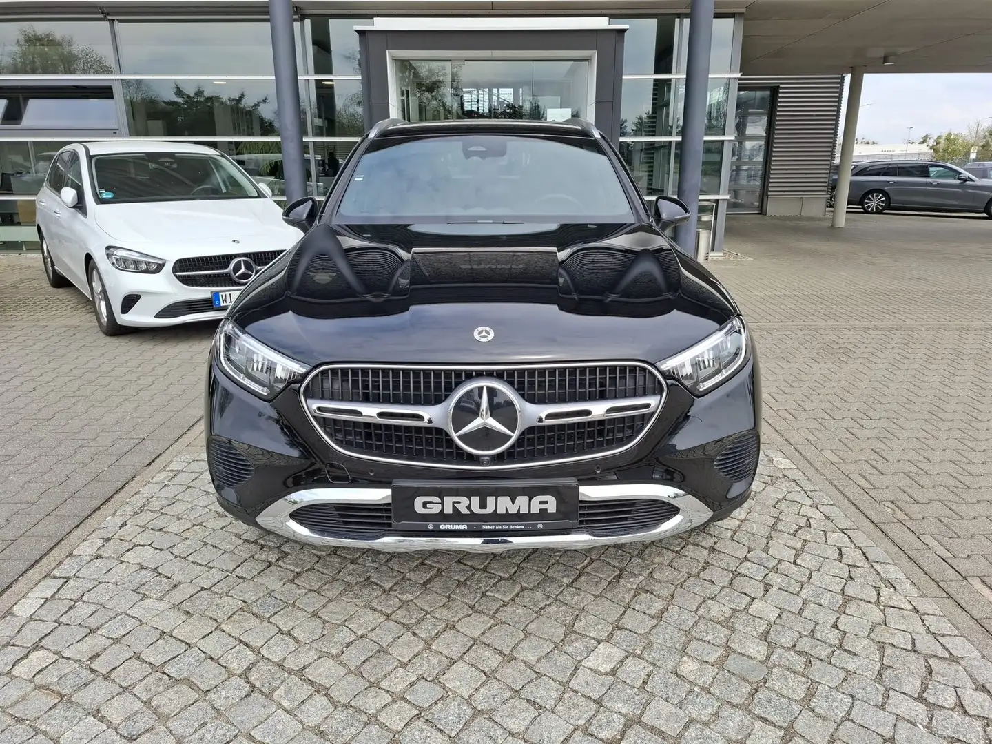 Mercedes-Benz GLC 220 GLC 220 d 4M Avantgarde+AHK+Distr+360°+CarPlay+ Schwarz - 2