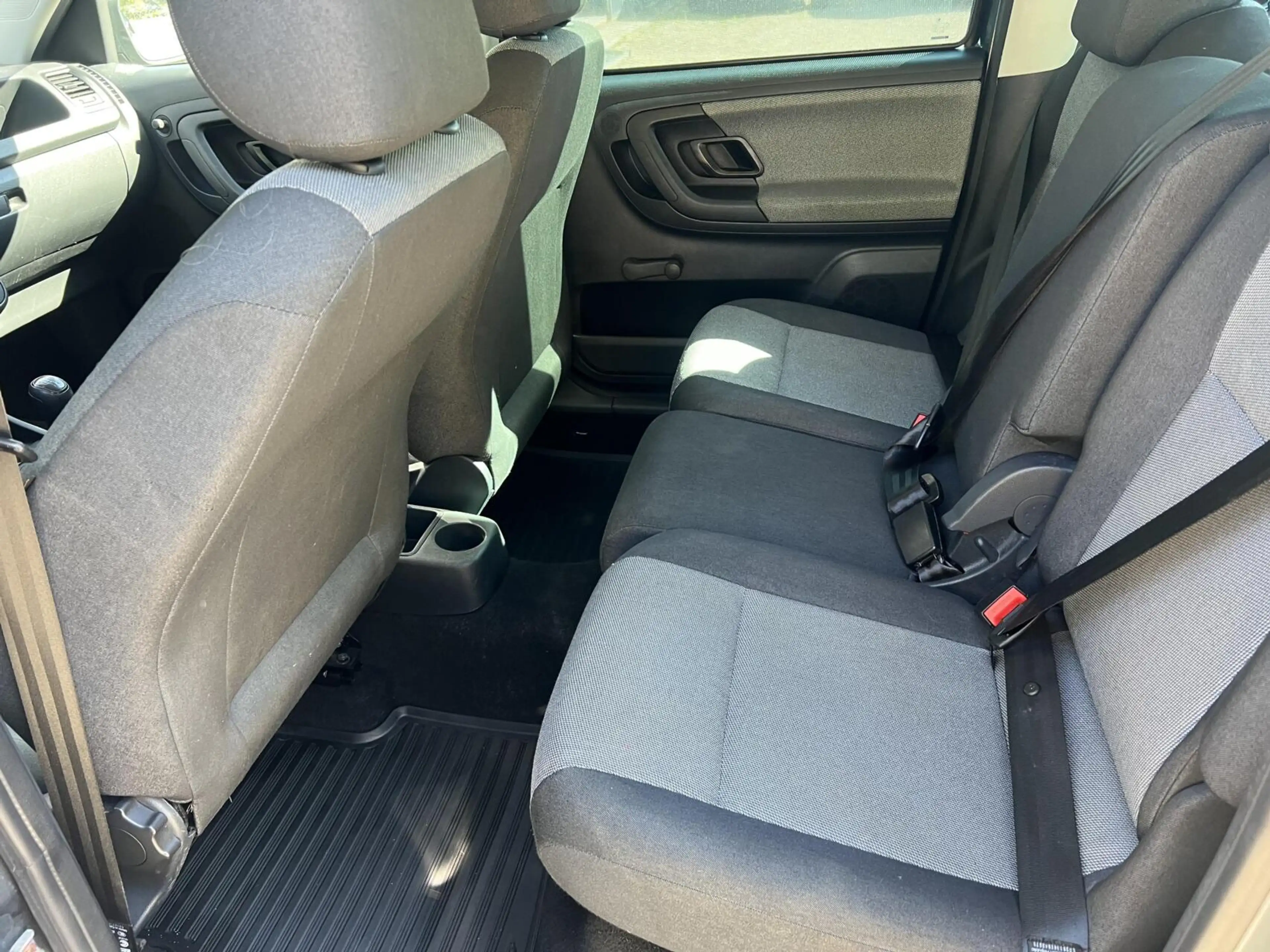 Skoda Roomster 1.2 Drive — photo 10