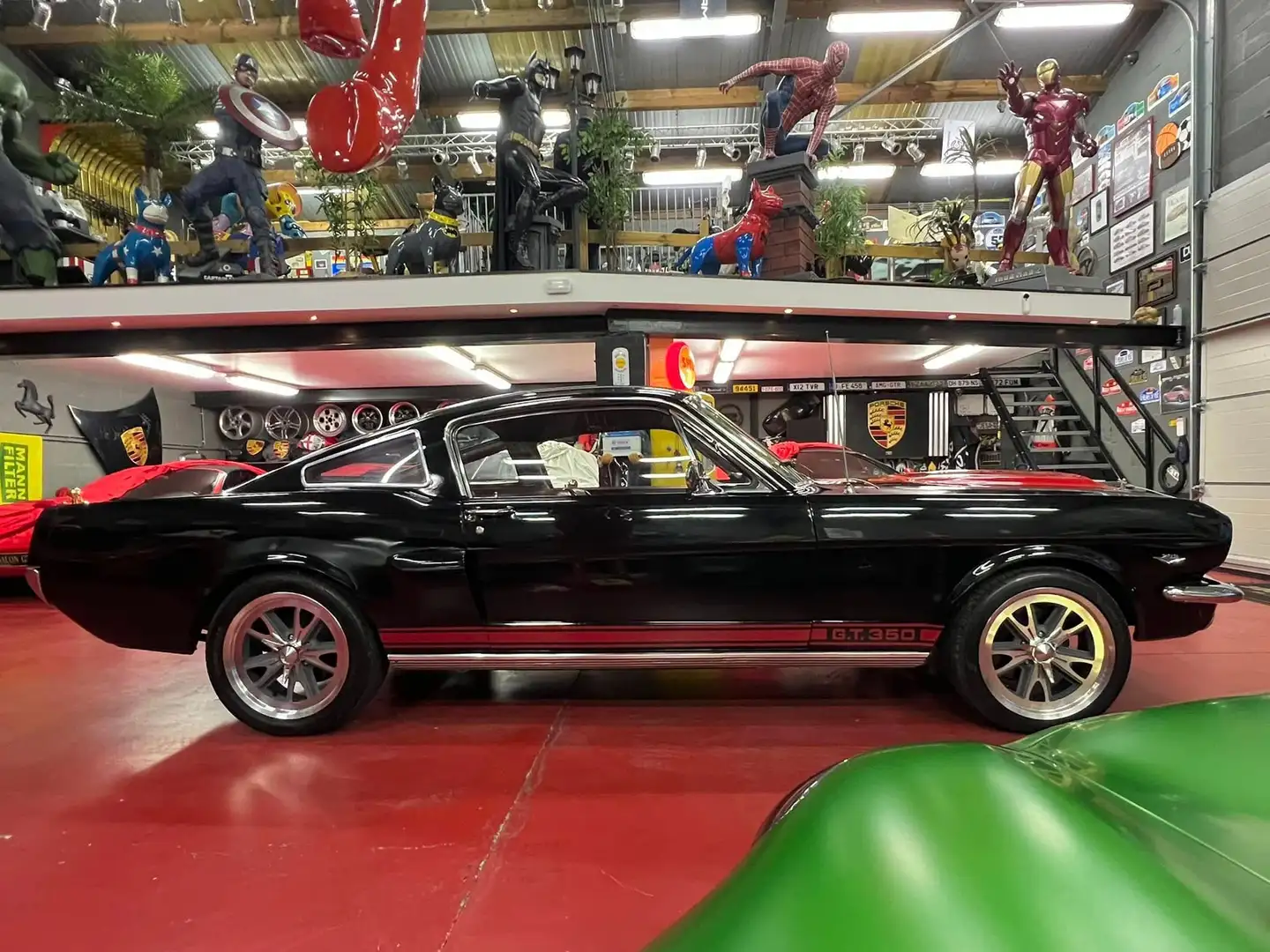 Ford Mustang fastback Noir - 2