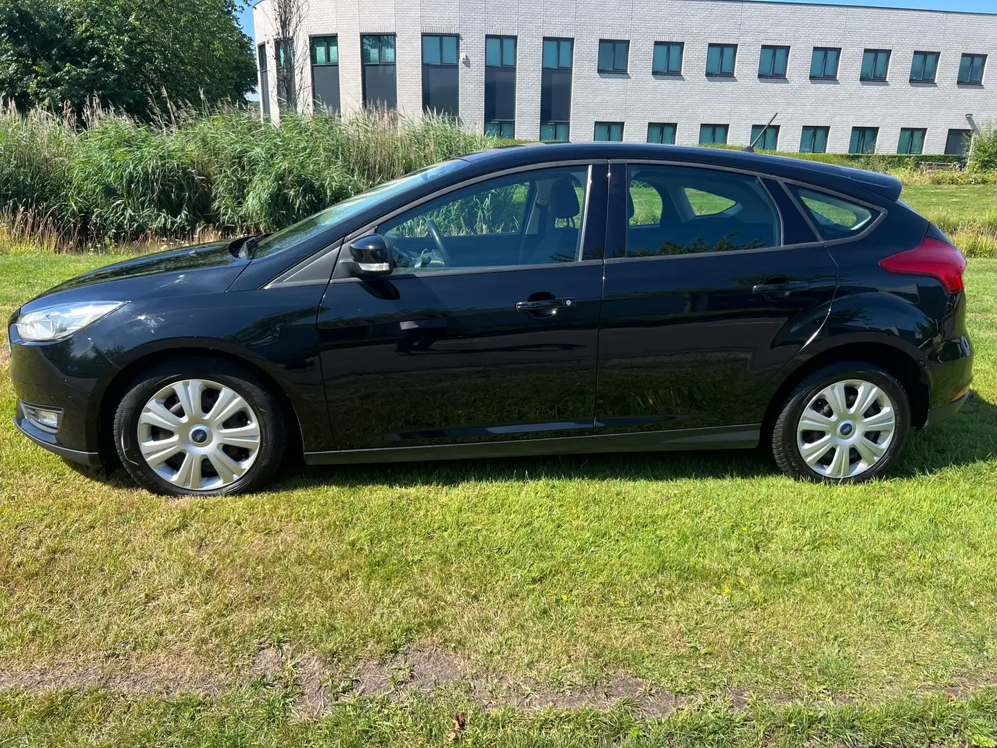 Ford Focus 2018 * 1.0 Lease Edition * AIRCO * NAVI * PDC * CR Zwart - 2