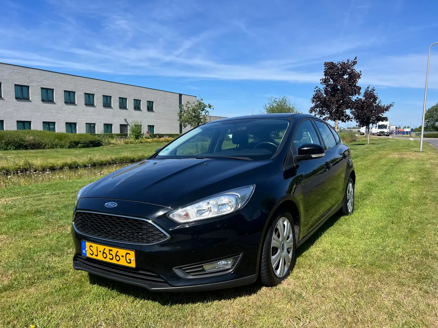 Ford Focus 2018 * 1.0 Lease Edition * AIRCO * NAVI * PDC * CR Zwart - 1