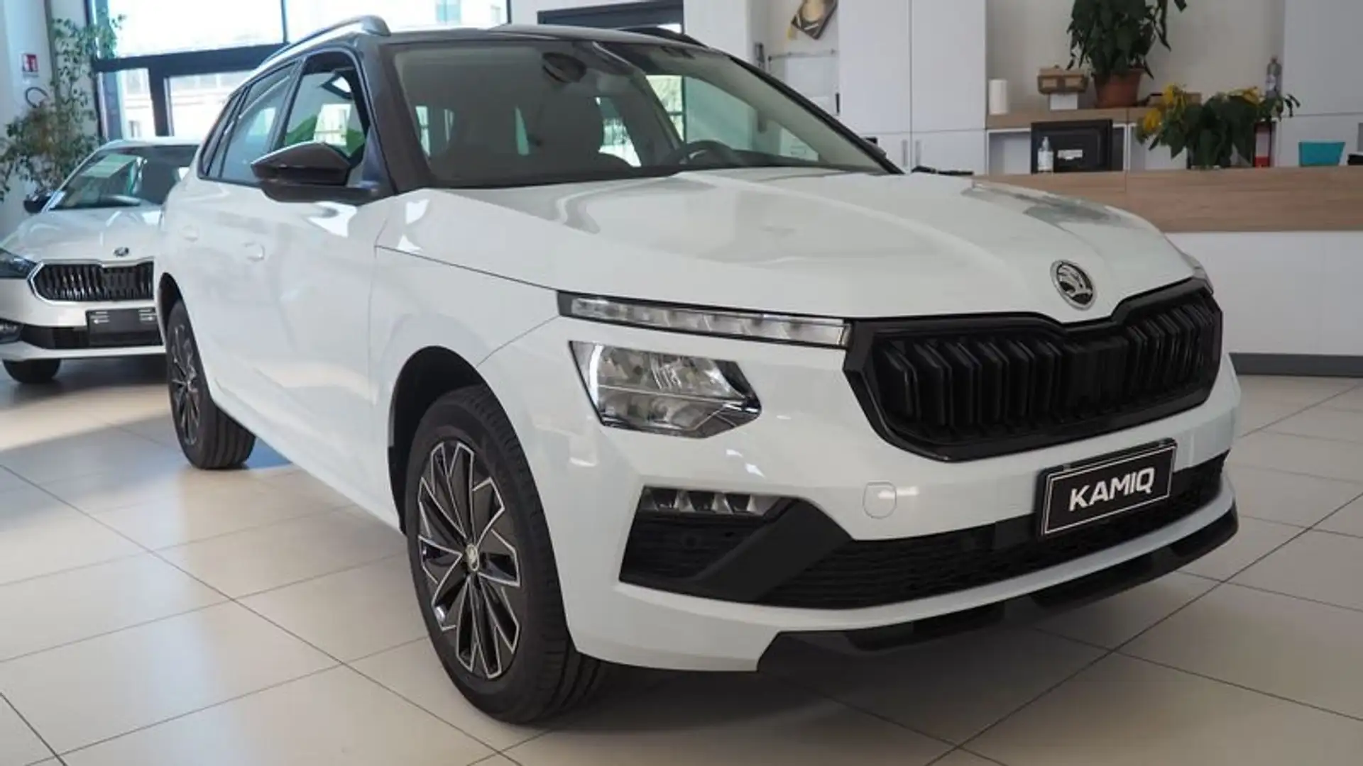 Skoda Kamiq 1.0 TSI 115 CV Style NUOVA DA IMMATRICOLARE Bianco - 2