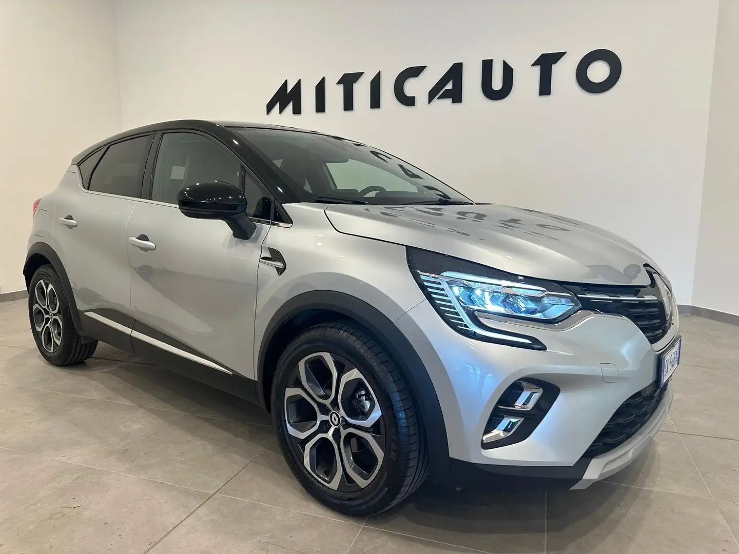 Renault Captur II 1.0 tce Techno Fast Track Gpl 100cv Plateado - 1