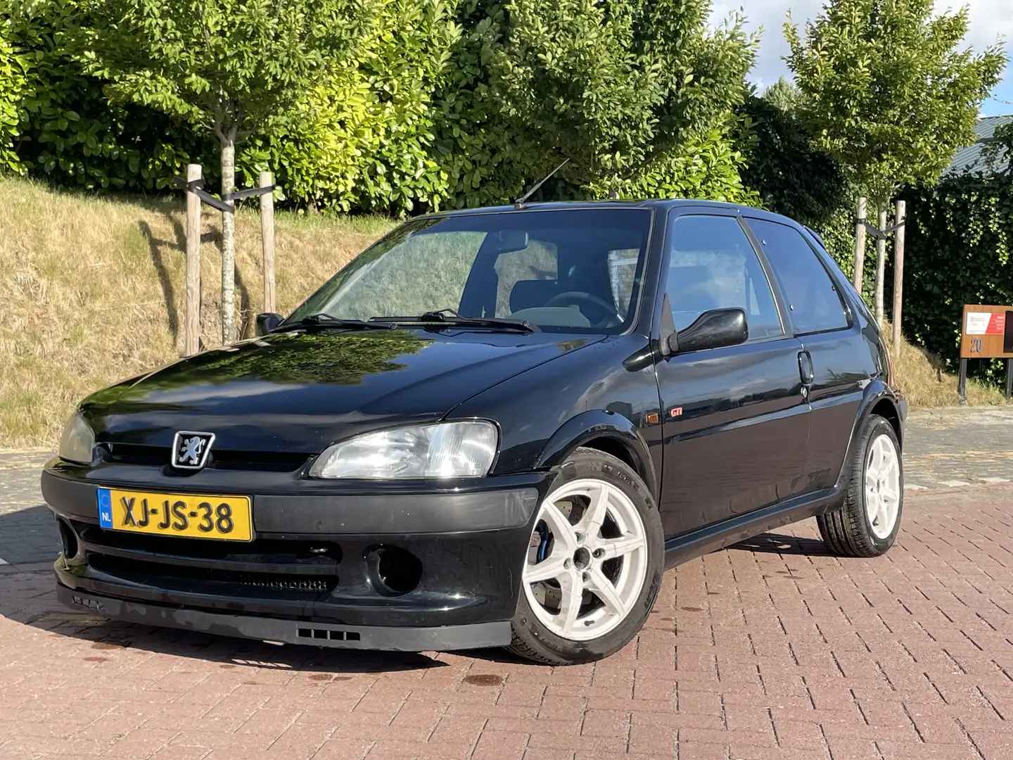 Peugeot 106 1.6-16V Sport Noir - 1