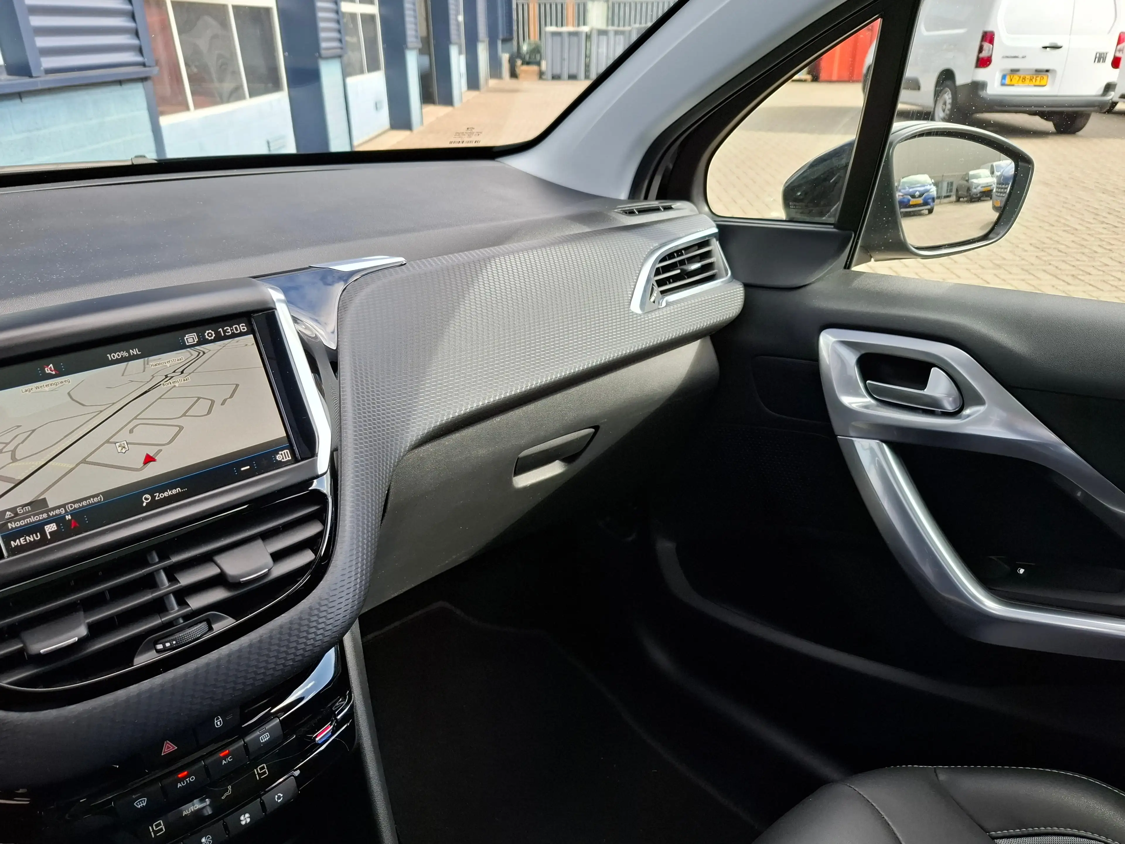 Peugeot 2008 1.2 Allure 110 PK | Achteropkomend verkeer waarsch — photo 15