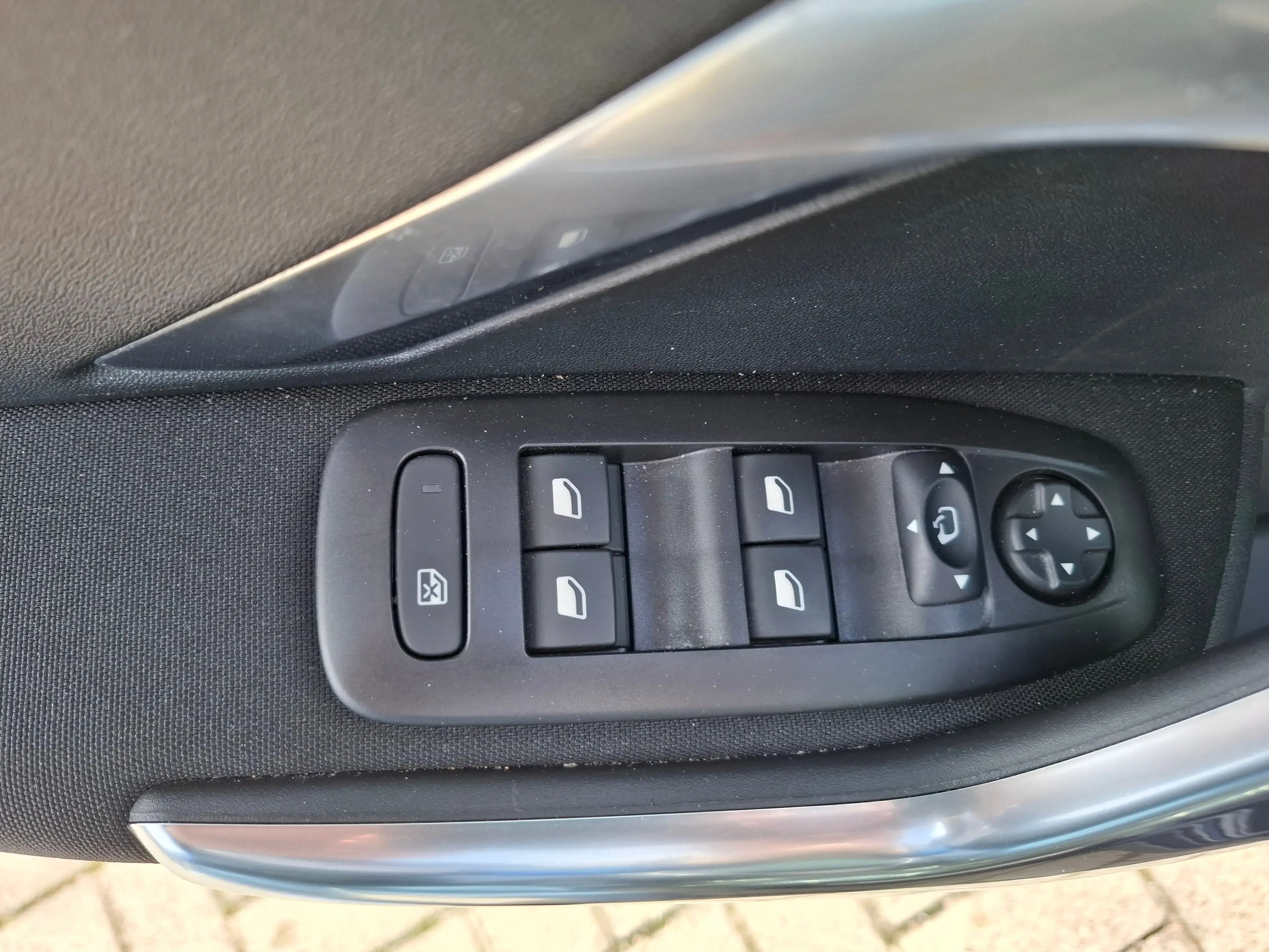 Peugeot 2008 1.2 Allure 110 PK | Achteropkomend verkeer waarsch — photo 6