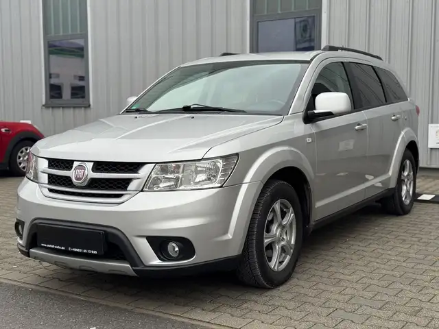 Fiat Freemont 2.0 Urban 7 Sitzer PDC Sitzheizung AHK