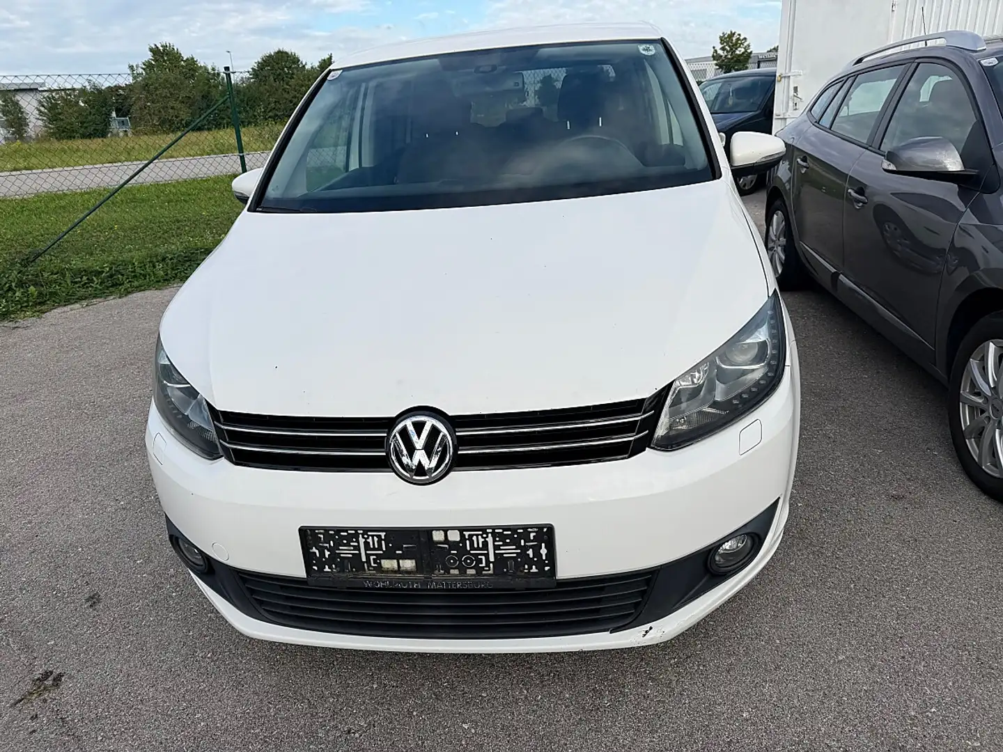 Volkswagen Touran Cool 1,6 BMT TDI DPF Weiß - 1