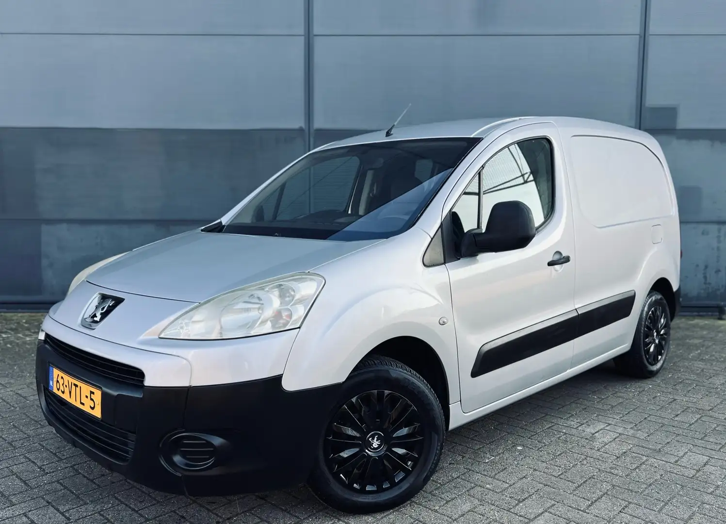 Peugeot Partner 1.6 HDI 90pk Marge NAP Airco Elektrische Ramen Argintiu - 1