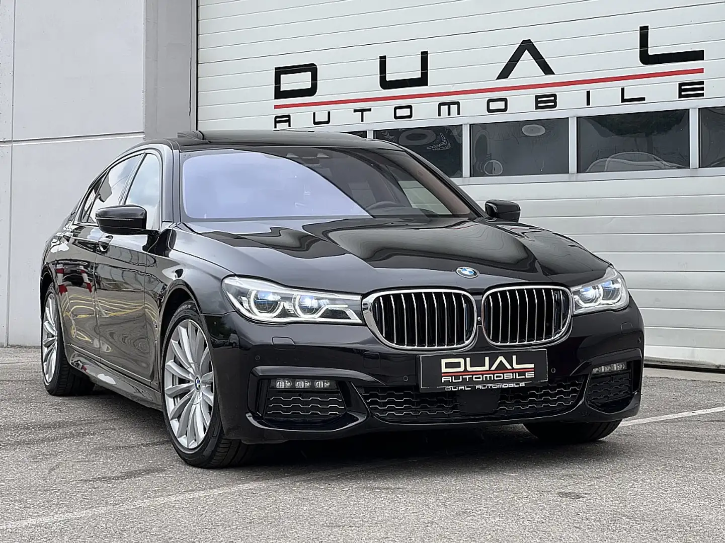 BMW 740 Le PHEV xDrive iPerformance Aut./M-PAKET/LED/AC... Negro - 2