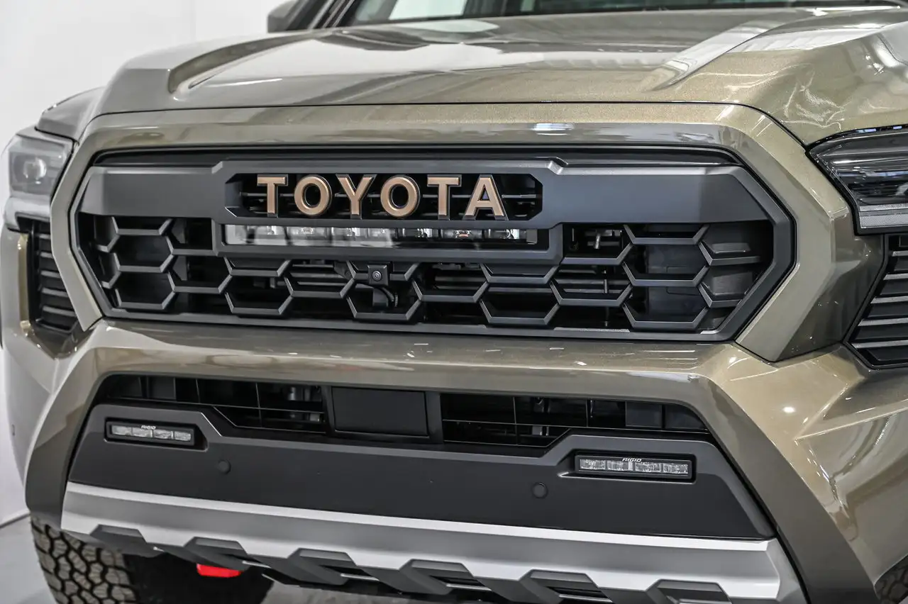 Toyota Tacoma снимка Toyota Tacoma
