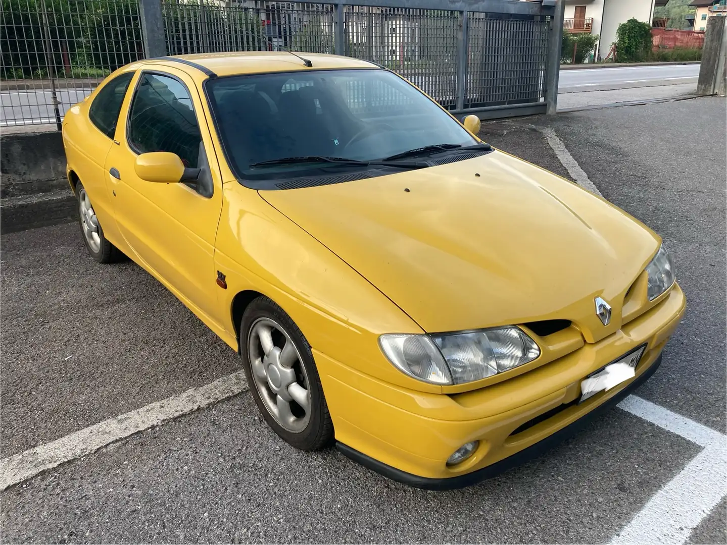 Renault Megane Megane Coach 2.0 16v RT Jaune - 1